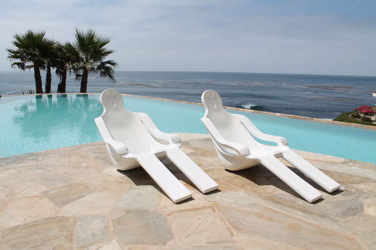 Set of 4 Unusual Human-Shaped Fiberglass Chaises. Mexico, 1970. In Good Condition In San Diego, CA