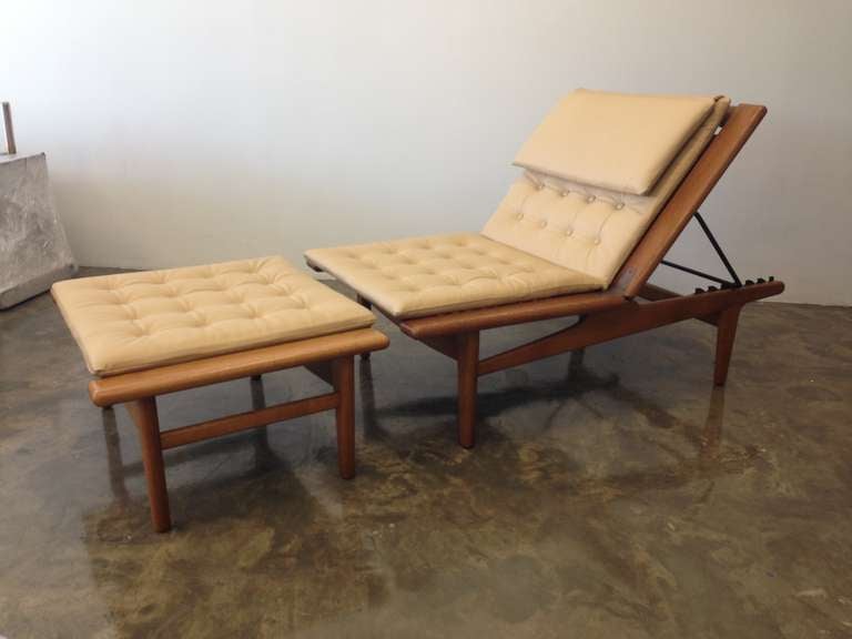 Very rare Hans Wegner Lounge Chair/Day Bed and Ottoman for Getama Denmark, crafted of exotic Padouk Wood. 
(Brand new Leather Upholstery)
Chair adjust to seven recling positions, including flat to be used as daybed.
Original springs and