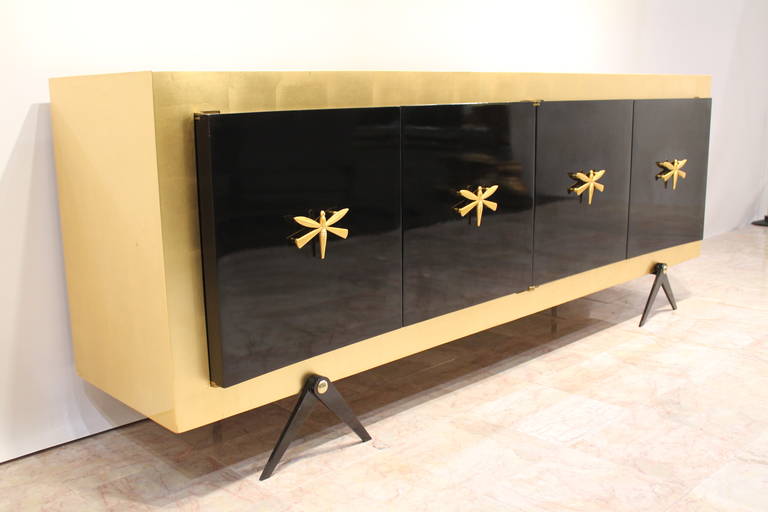 Exquisite Gold Leaf and Black Lacquer Credenza by Arturo Pani. Mexico, 1950. For Sale 3