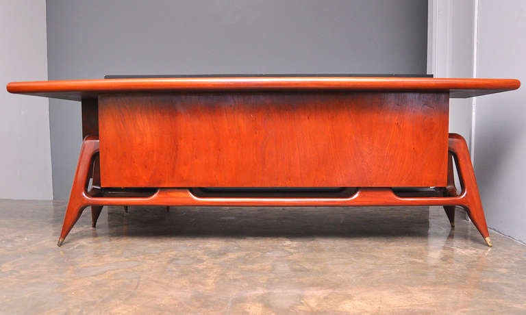 Beautiful Mahogany Bar with Right Return, Eugenio Escudero, Mexico City, 1950s For Sale 4