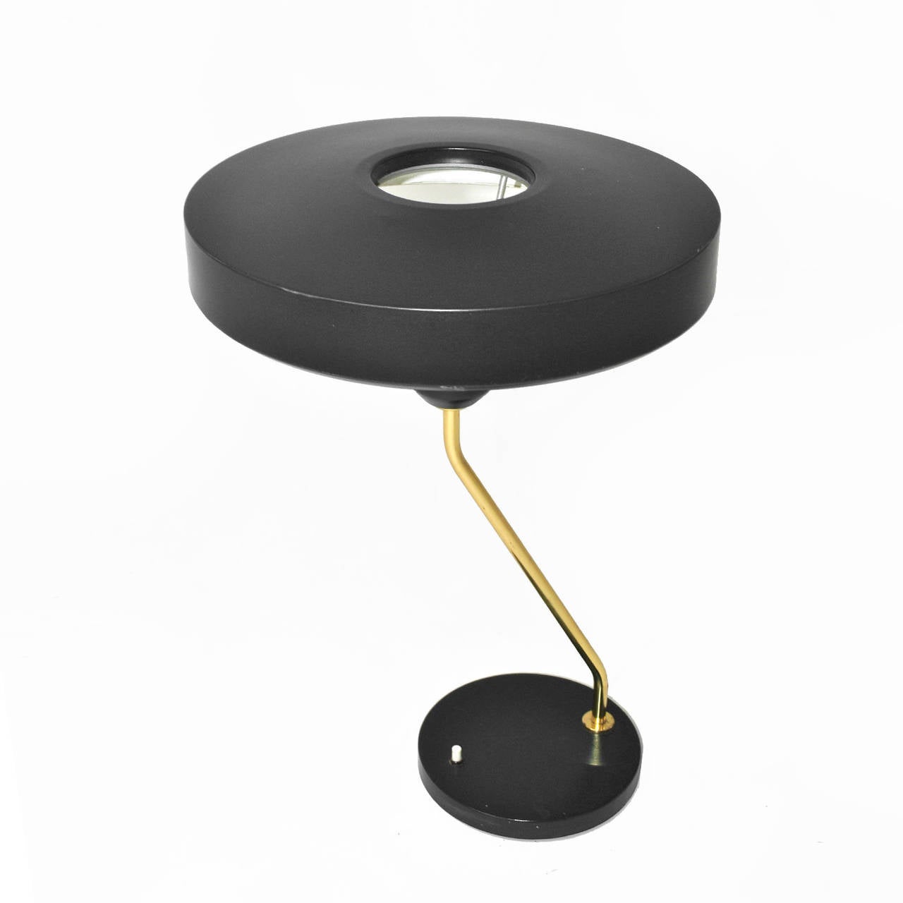Table lamp designed by Louis Kalf for phillips, with structure made in brass with shade and base made in black lacquer metal.