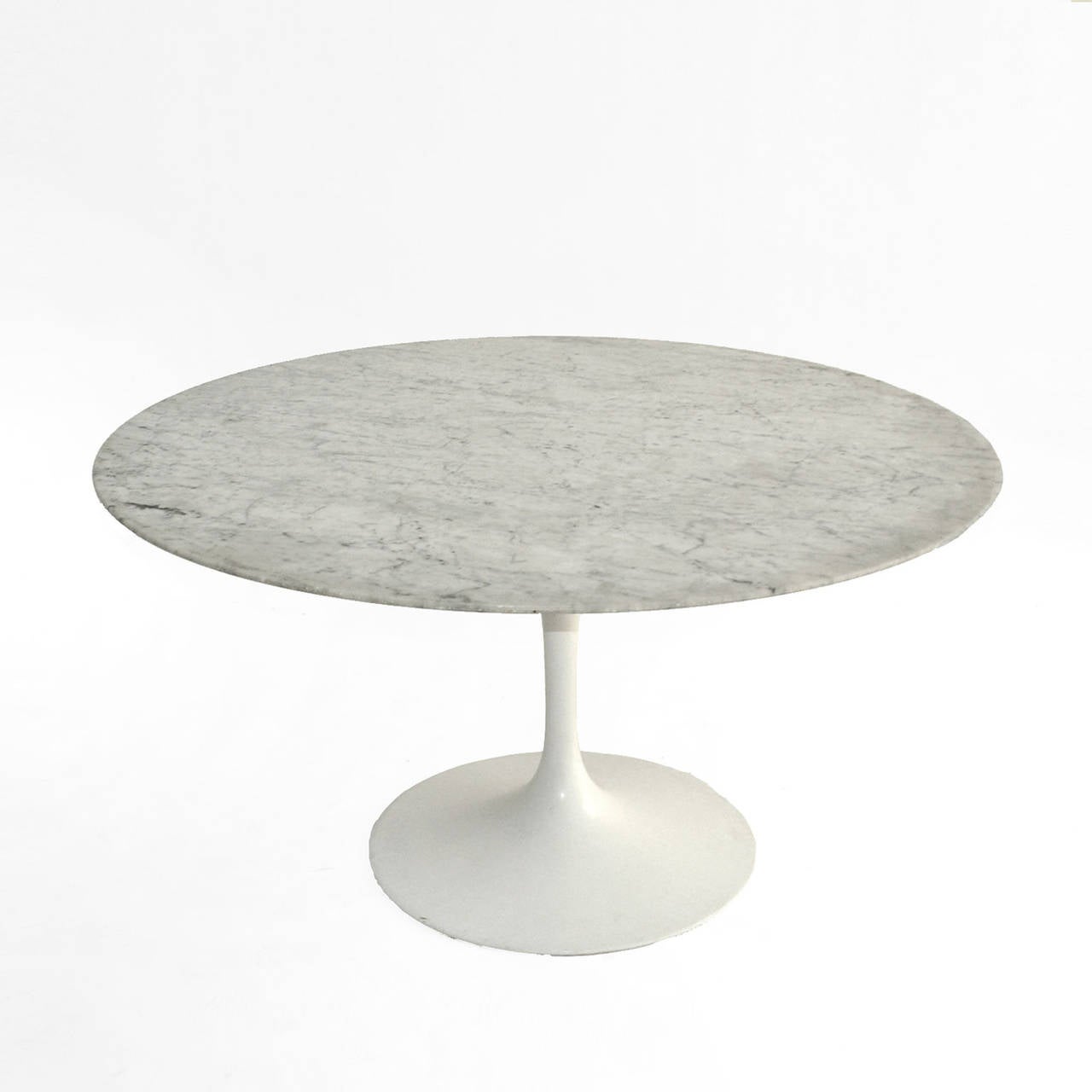 Table Model Tulip by Eero Saarinen Edited by Knoll