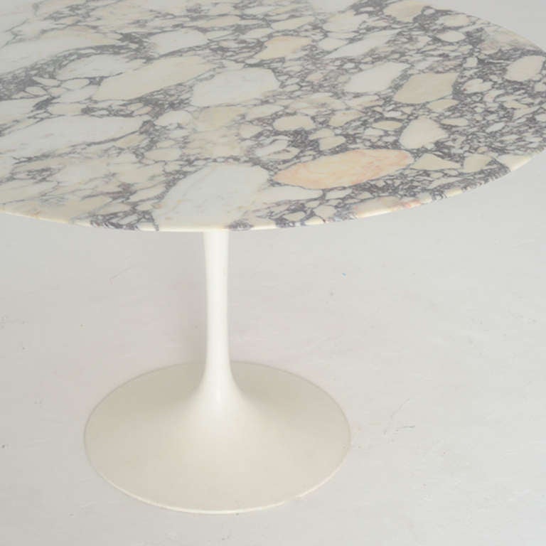 Tulip Table by Eero Saarinen In Excellent Condition In Madrid, ES