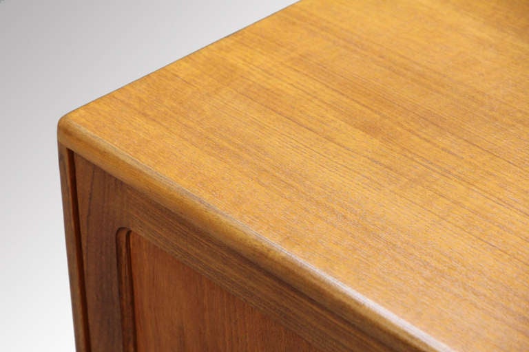 Ib Kofod Larsen Danish Modern Teak Sideboard Buffet Credenza 7ft In Excellent Condition For Sale In Fairfield, ME