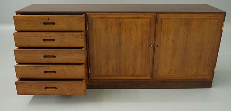 Late 20th Century Rosewood Danish Modern Credenza Stereo Record Cabinet For Sale