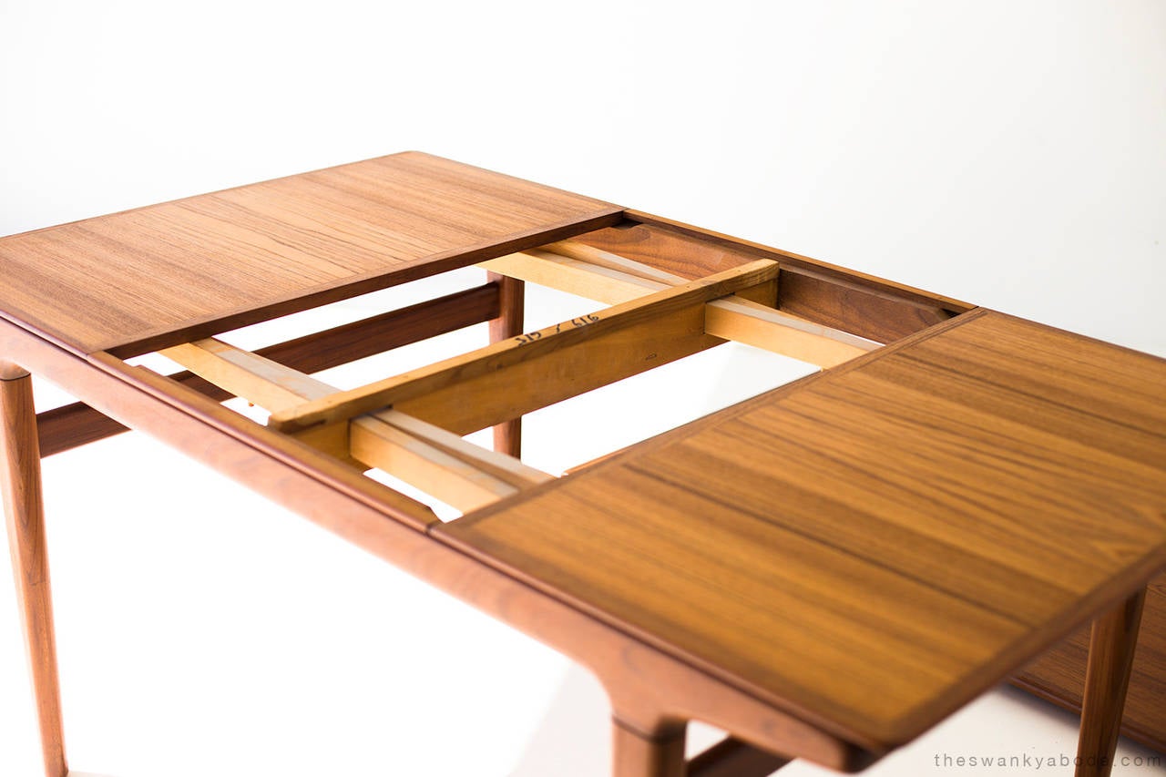 Mid-20th Century Johannes Andersen Dining Table for Uldum Møbelfabrik