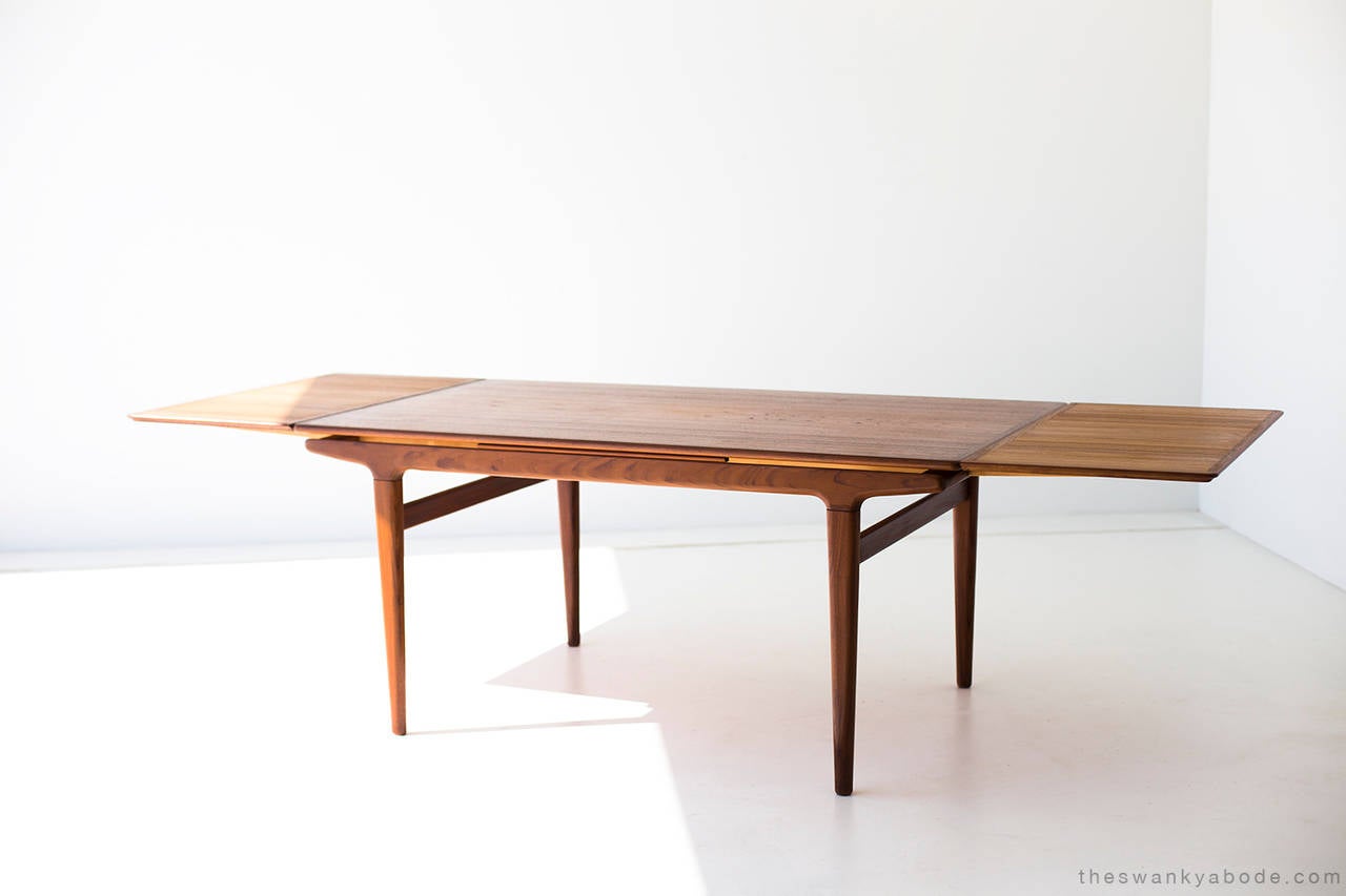 Teak Johannes Andersen Dining Table for Uldum Møbelfabrik