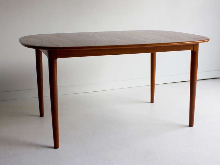 Danish Modern Teak Dining Table In Excellent Condition In Oak Harbor, OH