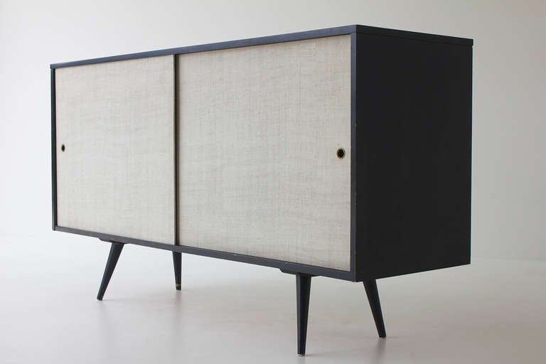 designer: Paul McCobb

Manufacturer: Winchendon
Period/Model: Mid Century Modern, Planner Group Series
Specs: Maple

condition

This Paul McCobb credenza is in good vintage condition. It does have imperfections with age. It does have dings