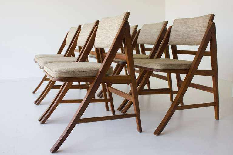 Manufacturer: Dunbar.
Period/model: Mid-Century Modern.
Specs: Mahogany. 

Condition.

These rare Edward Wormley dining chairs for Dunbar are currently getting completely restored. They are extremely rare and produced in 1959. If you would
