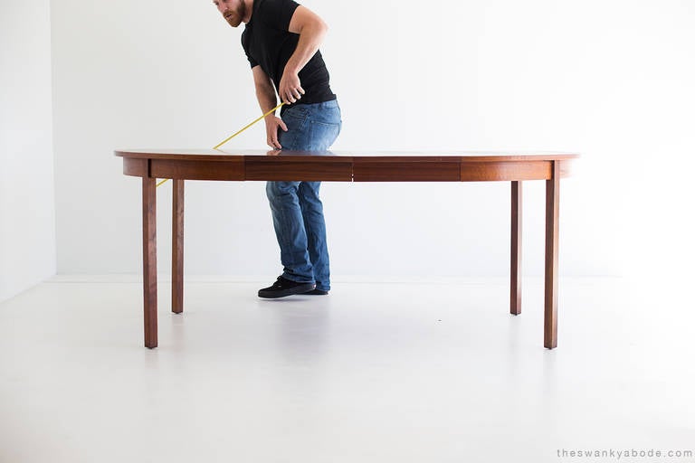 Américain Table de salle à manger en bois de rose du milieu du siècle dernier en vente