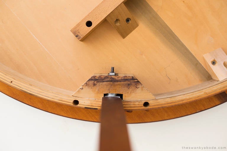 Table de salle à manger en bois de rose du milieu du siècle dernier en vente 1