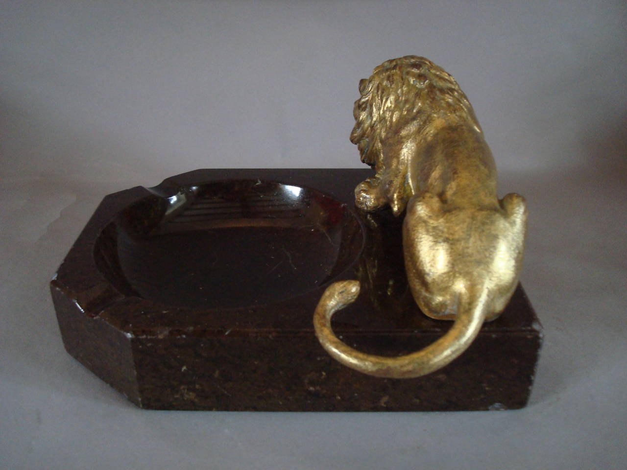 Early 20th Century Lion and Marble Ashtray 1