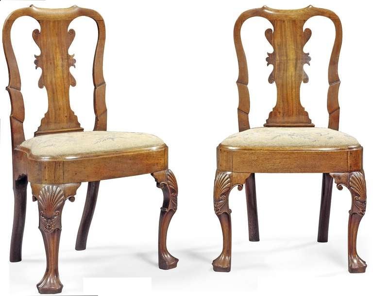 A Good George III Set of 4 Walnut Side Chairs