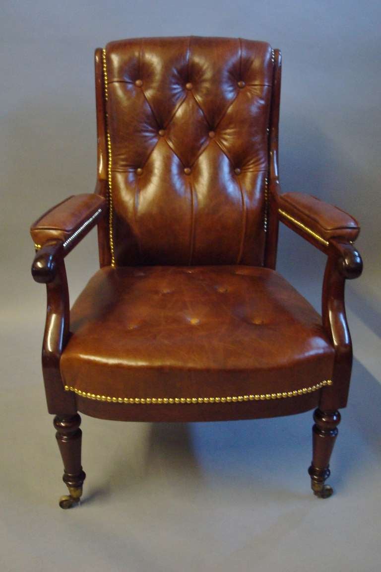 English A Good Regency Mahogany and Leather Library Open Armchair For Sale