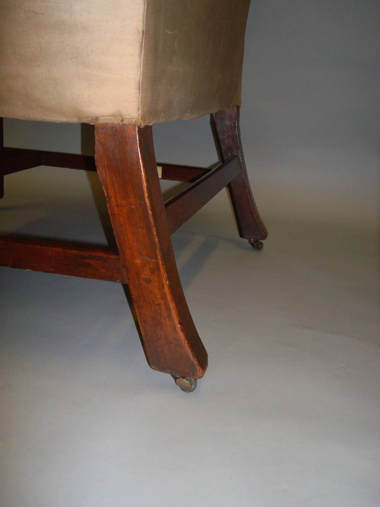 Late 18th Century Good Shapely Georgian Mahogany Wing Chair
