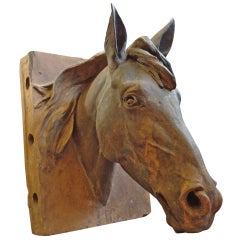 Un'impressionante testa di cavallo in terracotta del 19° secolo a grandezza naturale