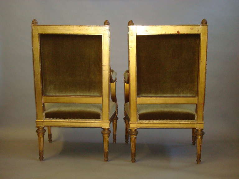 Impressive 19th Century Pair of Carved Giltwood Fauteuils or Open Armchairs In Good Condition In Moreton-in-Marsh, Gloucestershire