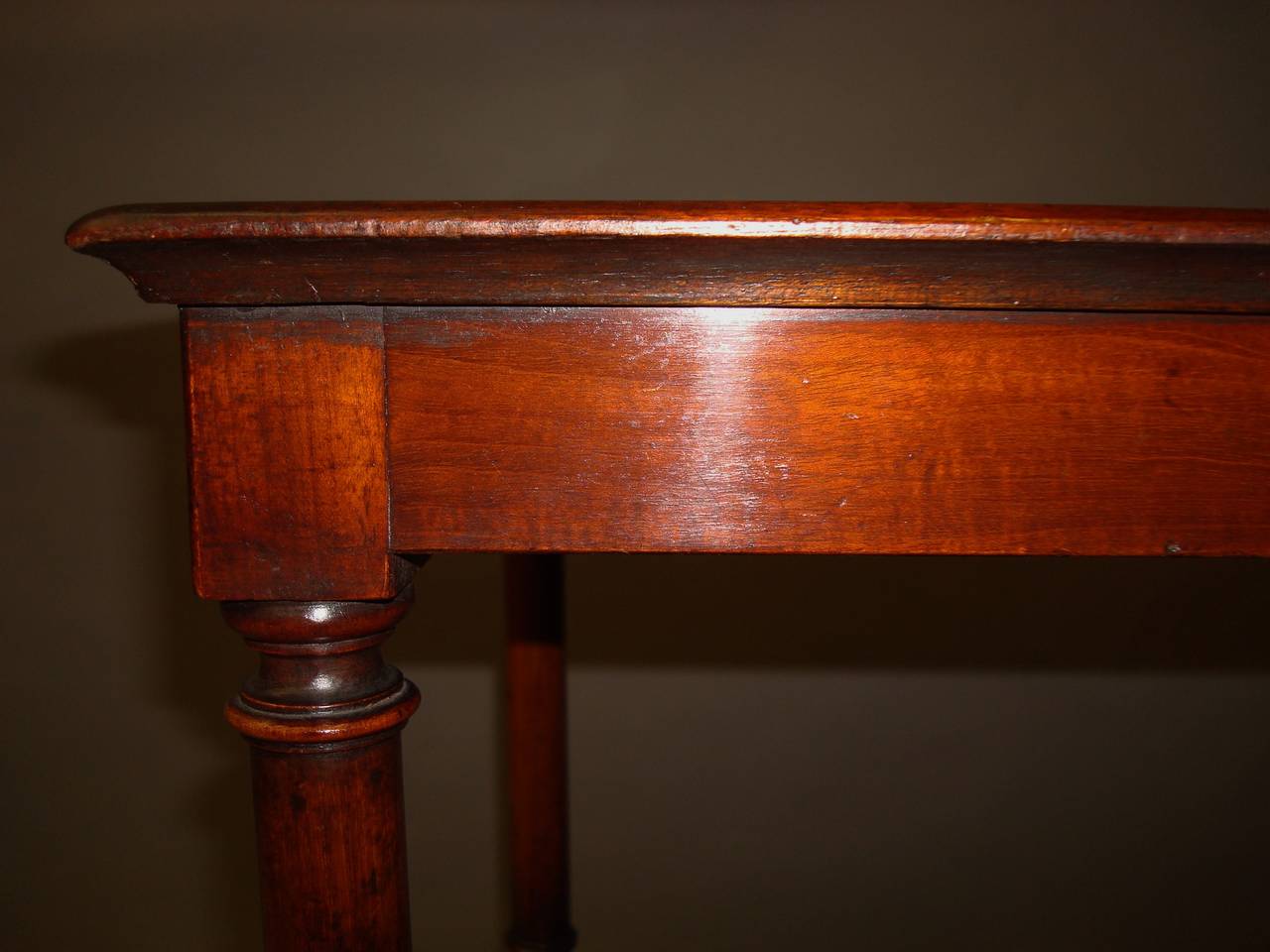 Regency Mahogany Three-Tier Étagère For Sale 4