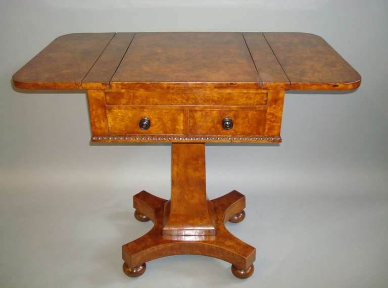 Excellent Late Regency Burr Elm Games Table In Excellent Condition In Moreton-in-Marsh, Gloucestershire