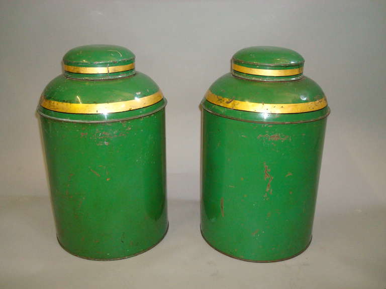 Good Pair of English 19th Century Japanned Tole Tea Canister For Sale 1