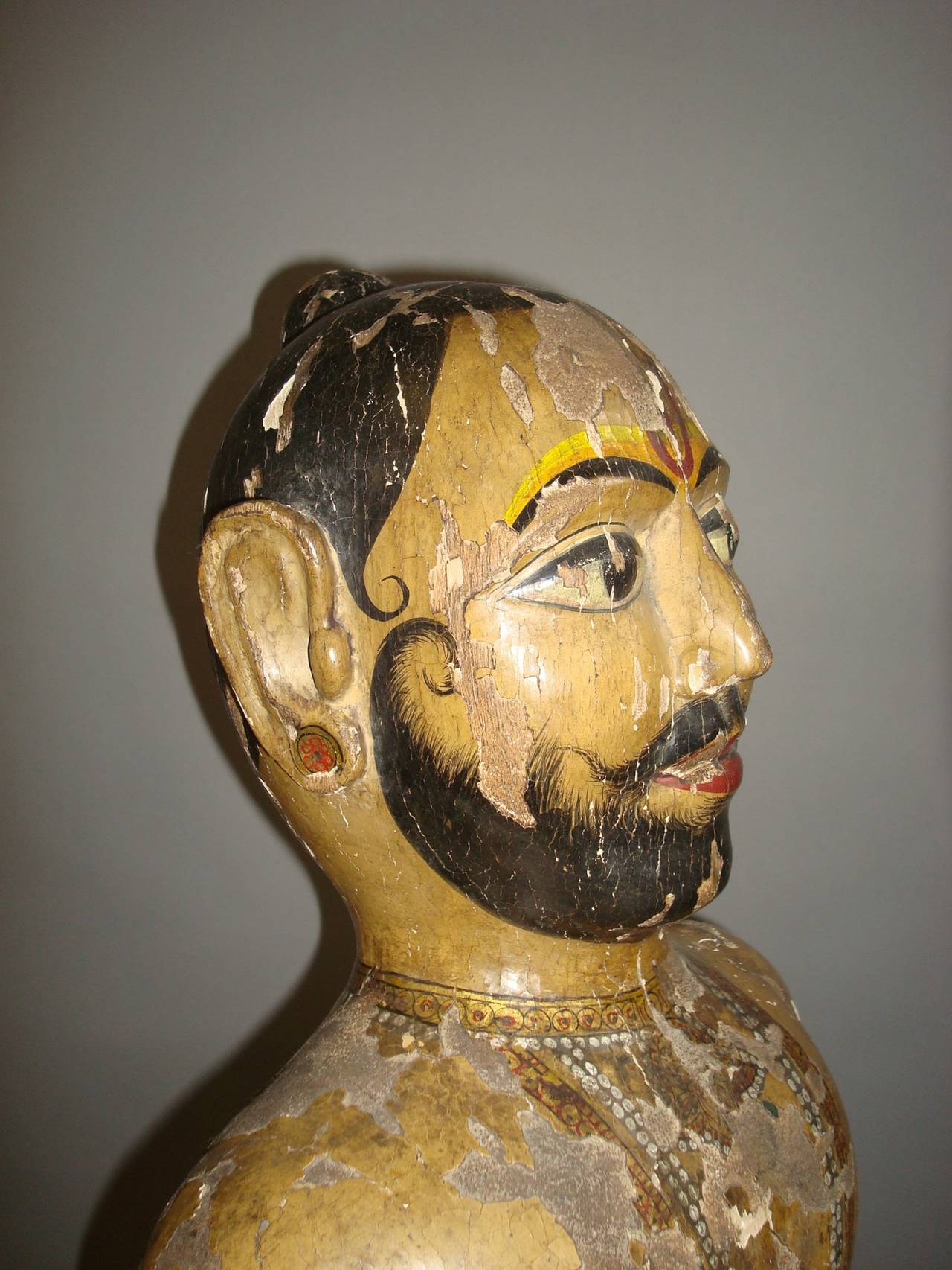 19th Century Carved Indian Figure In Fair Condition For Sale In Moreton-in-Marsh, Gloucestershire