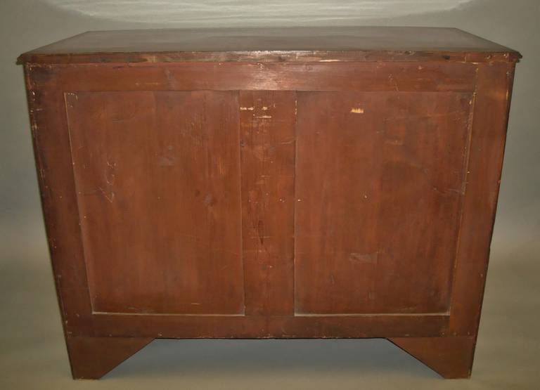 Fine George III Mahogany Bow Front Chest of Drawers For Sale 4