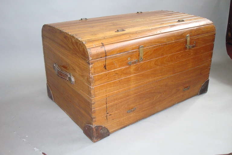 Rare Late 19th Century Teak Cabin Travelling Trunk In Good Condition In Moreton-in-Marsh, Gloucestershire