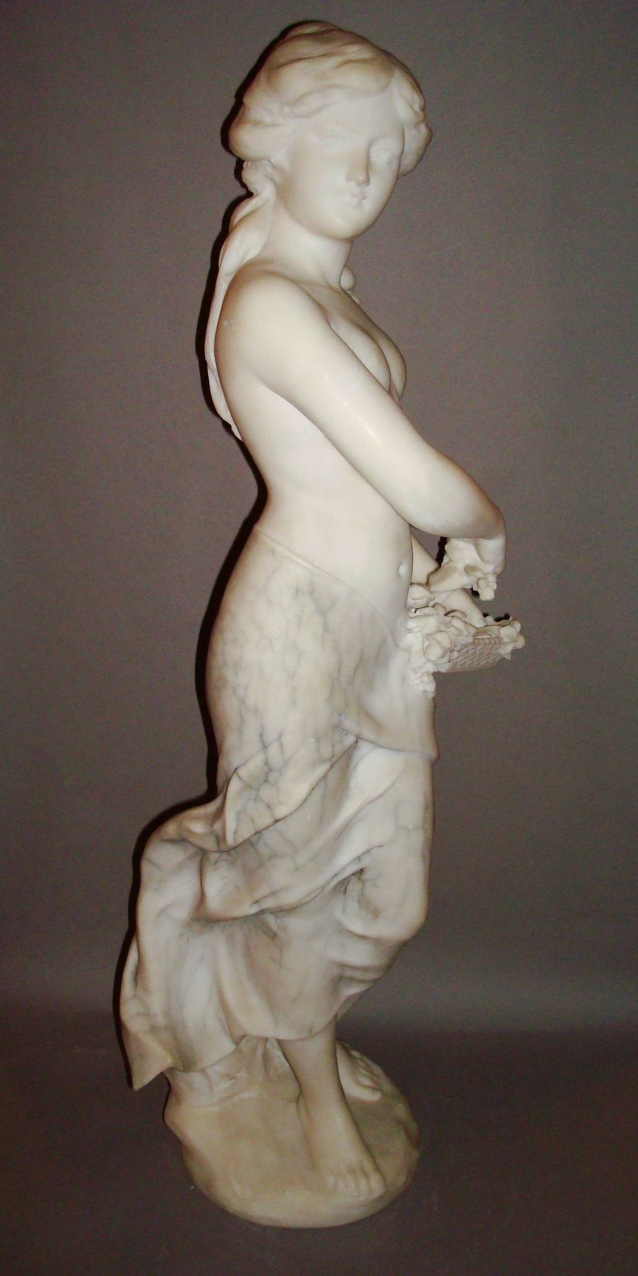 An Early C20th Marble Sculpture of a Young Woman 2