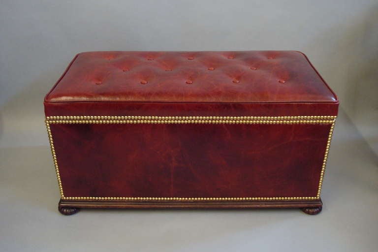 English Good 19th Century Gillows Leather Box Ottoman