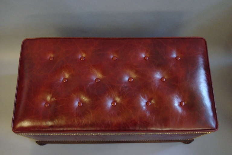 Good 19th Century Gillows Leather Box Ottoman In Excellent Condition In Moreton-in-Marsh, Gloucestershire