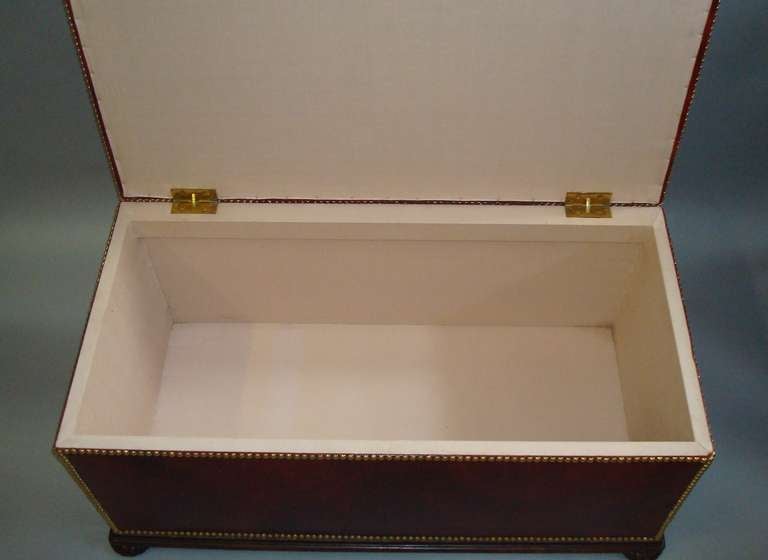 Good 19th Century Gillows Leather Box Ottoman 3
