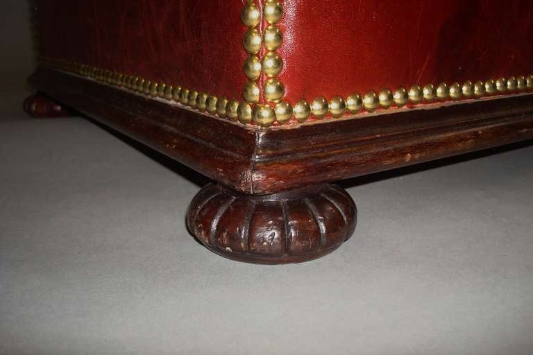 Good 19th Century Gillows Leather Box Ottoman 4