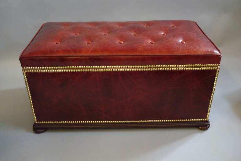 Good 19th Century Gillows Leather Box Ottoman 5
