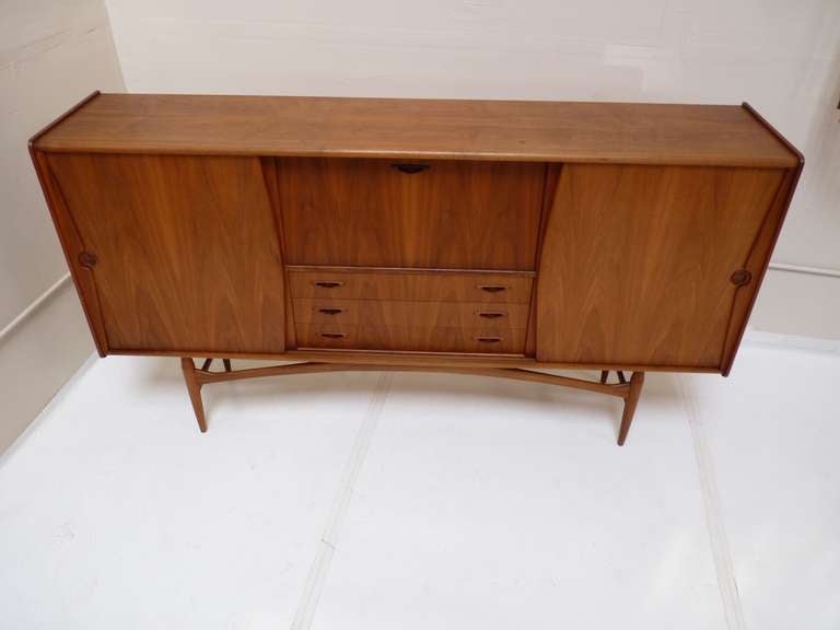 Stunning Danish Credenza Bar Cabinet in Walnut In Excellent Condition In San Diego, CA