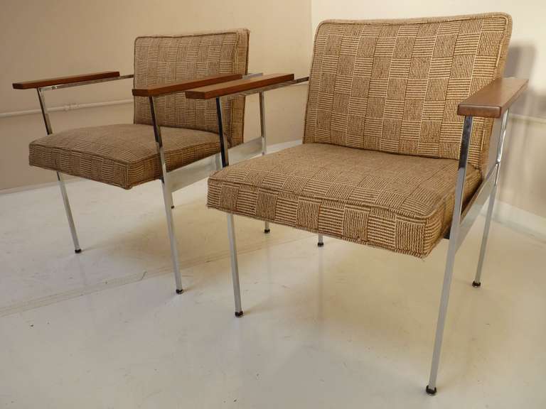 Mid-20th Century Pair of Paddle Arm Chairs by George Nelson for Herman Miller