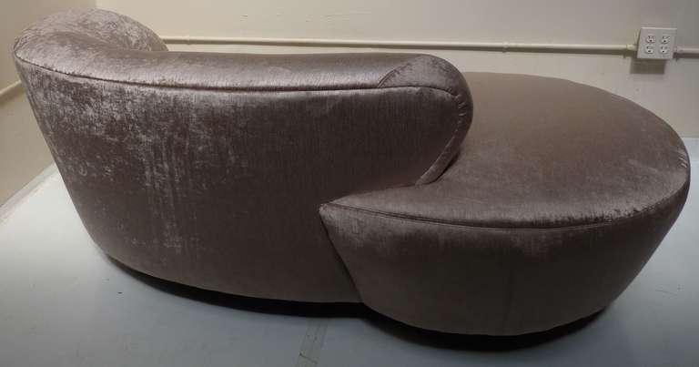 Late 20th Century Petite Serpentine Sofa by Vladimir Kagan for Directional
