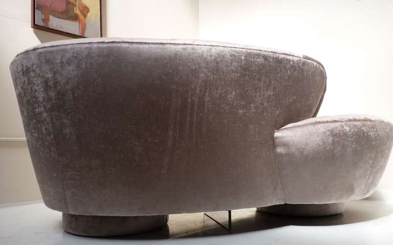 Petite Serpentine Sofa by Vladimir Kagan for Directional 2