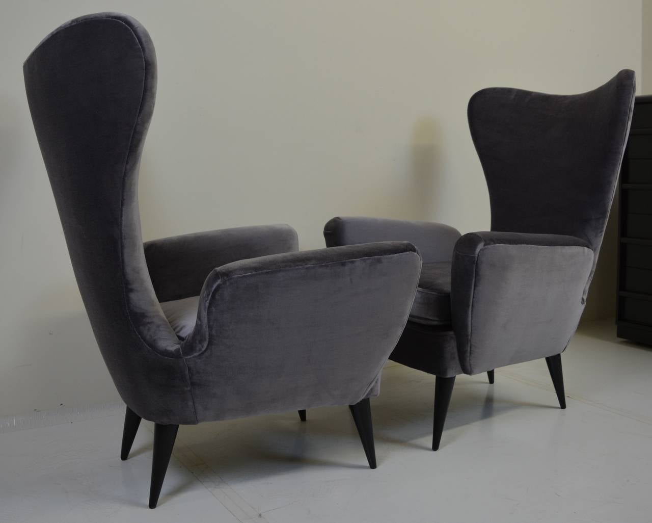 Stunning Pair of Italian Chairs after Gio Ponti, circa 1950s 6
