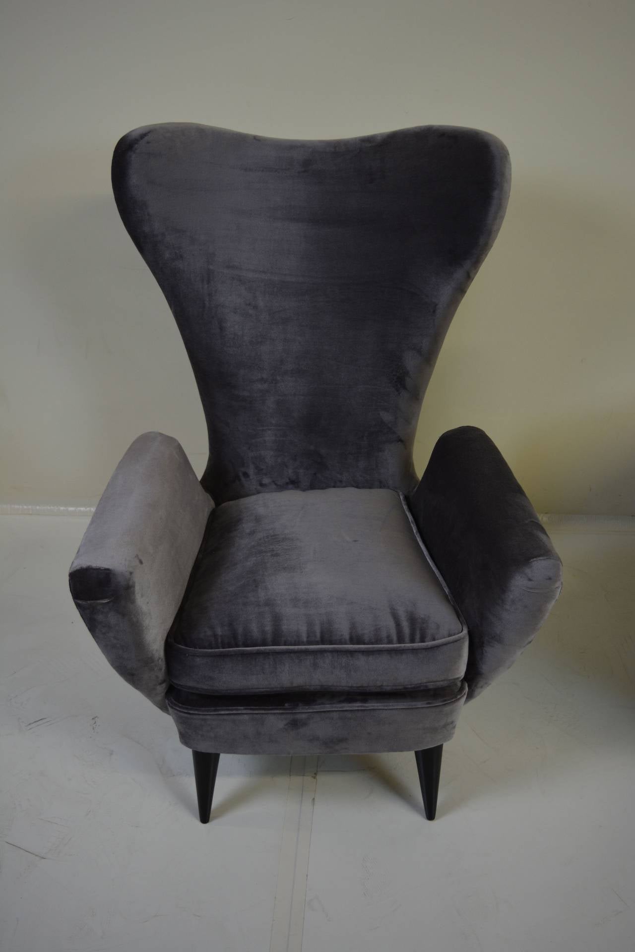 Stunning Pair of Italian Chairs after Gio Ponti, circa 1950s 2