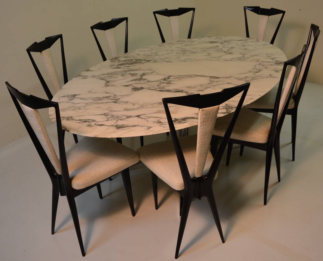 Outstanding Set of Eight Italian Dining Chairs In Good Condition For Sale In San Diego, CA