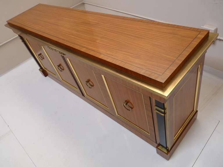 Exquisite buffet or credenza by Mastercraft c.1970's in very nice original condition, ready for installation.