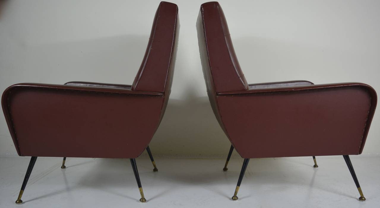 Pair of Masculine Italian Armchairs, circa 1960s For Sale 1