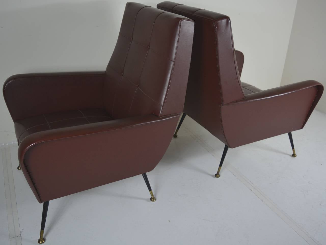 Pair of Masculine Italian Armchairs, circa 1960s For Sale 3