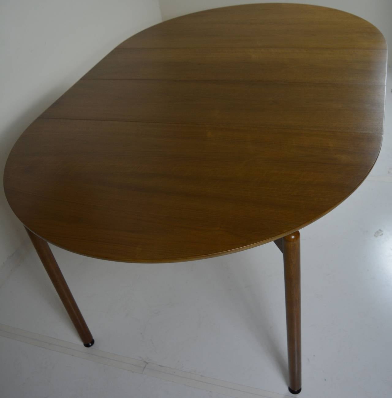 Round Dining Table by Greta Grossman, Two Leaves In Excellent Condition For Sale In San Diego, CA