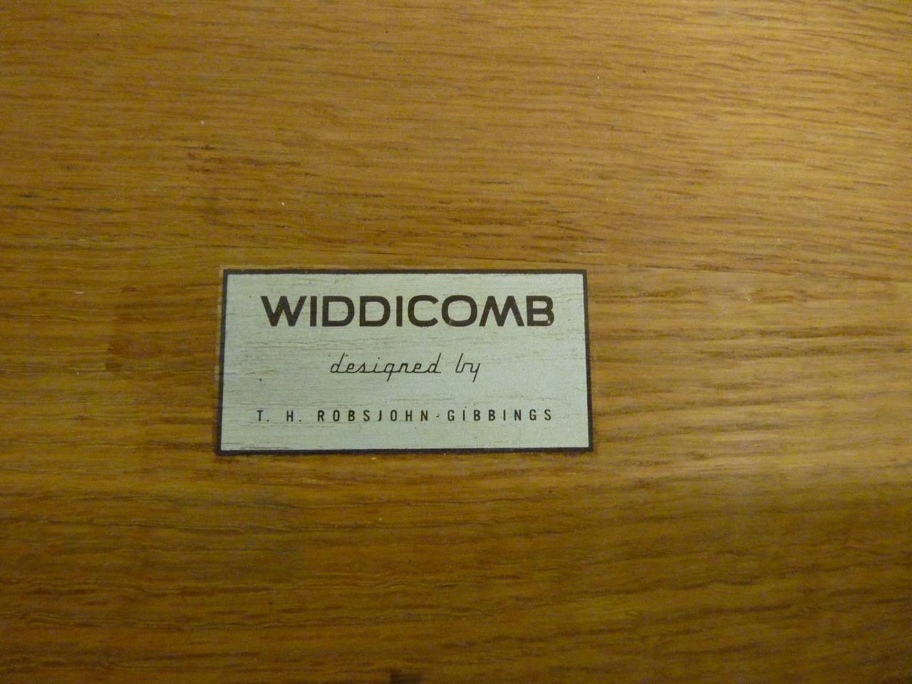 Pair of Walnut Nightstands by Robsjohn-Gibbings for Widdicomb 2