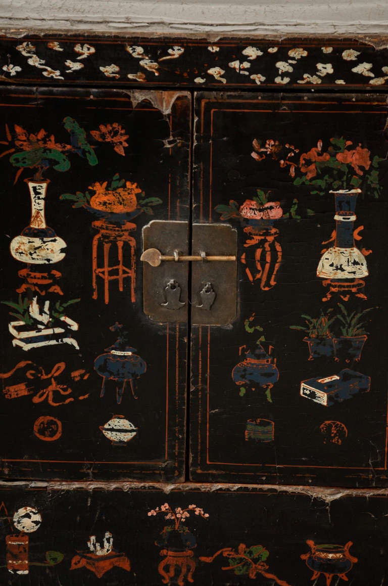 Early 19th Century Chinese Painted Double Cabinet In Excellent Condition For Sale In New York, NY