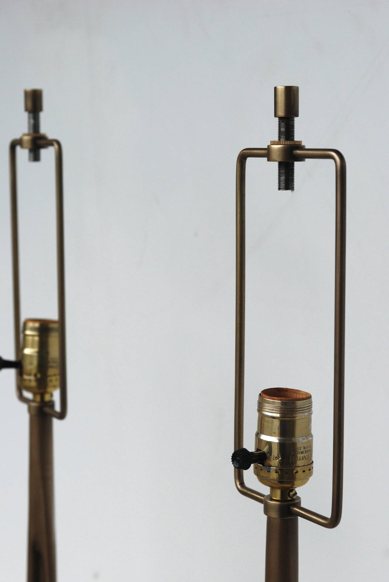 Pair of Laurel Table Lamps in Burnished Brass 4