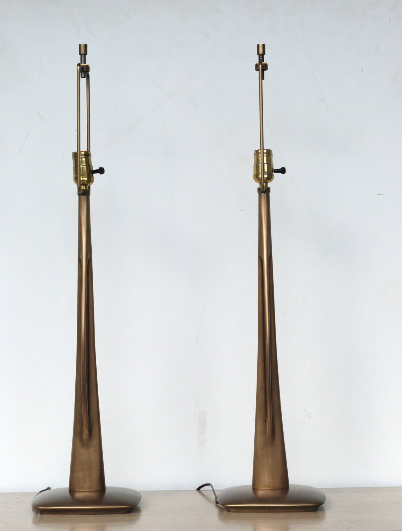 Pair of Laurel Table Lamps in Burnished Brass 3