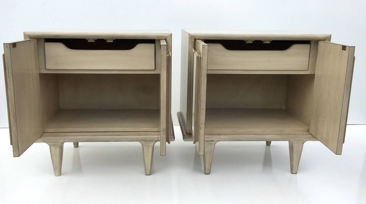 20th Century Sculptural Pair of American of Martinsville Nightstands